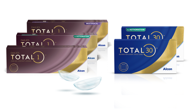 Photo des boîtes de la gamme Total : lentilles journalières Dailies Total1, Dailies Total1 Multifocal et Dailies Total1 for Astigmatism, lentilles mensuelles Total30 et Total30 for Astigmatism